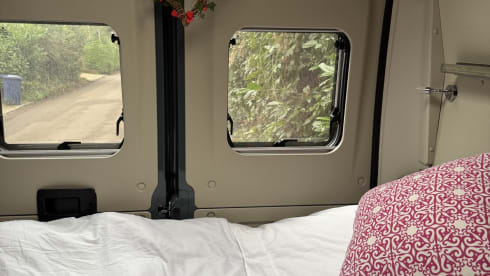 Arkoo – Year-round, off grid, 4/2 berth home from home