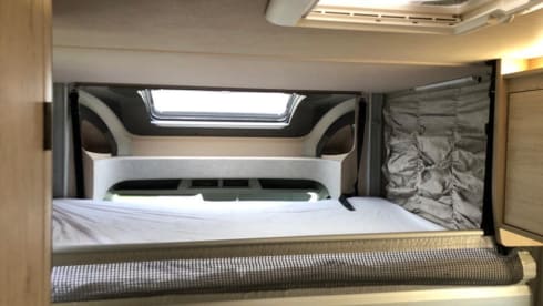 F74 2022 – 4 berth Autotrail semi-integrated from 2022