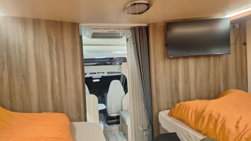 Volledig ingerichte splinternieuwe camper