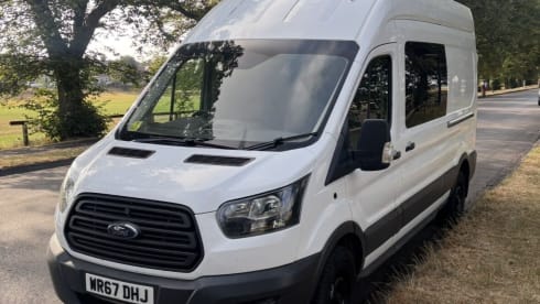 Ford bus met 2 slaapplaatsen uit 2017