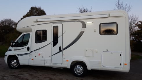Albatross Mac – 4 berth pet friendly Autotrail Apache 2014