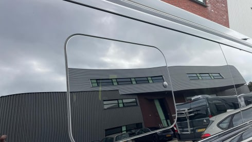 Nugget – 4p Ford bus from 2020