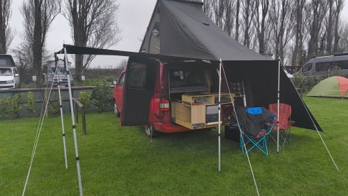 Poppy – 4 berth Volkswagen campervan from 2011