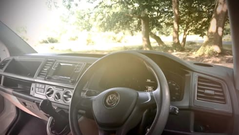 Annie  – 2 berth Volkswagen bus from 2016