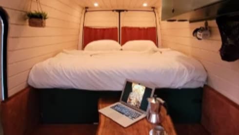 Barry – 2p Volkswagen campervan from 2006