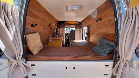 Bruno – 2p Ford bus uit 2002