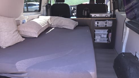 Camper incognito  – 2p Ford bus from 2018