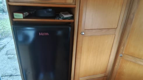 Mooie ruime camper, een trouwe bus – 4p McLouis semi-integrated uit 2003