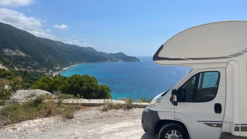 Louis, Camper to Go – Luxurious, spacious and comfortable Mc Louis Glamys 14, air conditioners, bunk beds