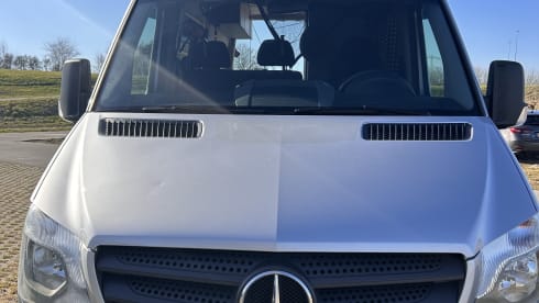 Compact, tough and adventurous. Tailor-made comfort