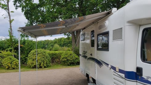 🦌🚎 – 🚐 Unique Laika with a powerful 2.8JTD engine and XXL garage