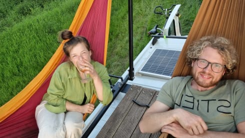 Zelfbouwcamper met dakhangmatten – 2p Renault campervan from 2015