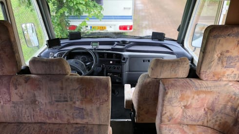 6 persoons winteruitvoering met B rijbewijs  – 6 person Eura Mobil integral from 1996