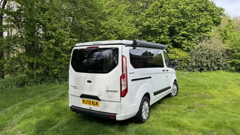Henry – 4 berth Ford campervan 
