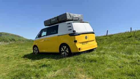 Buzzby – ID Buzz Campervan with optional roof top tent