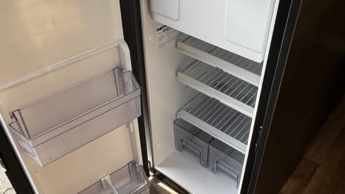 Camperrent 400 – 3p Sunlight bus from 2025