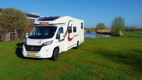 4p Challenger semi-integrated uit 2019