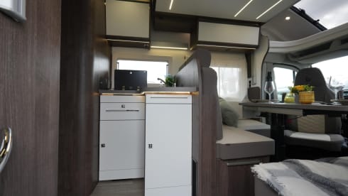 New luxurious Ford Benimar 463 semi-integrated 06/2025 AUTOMATIC