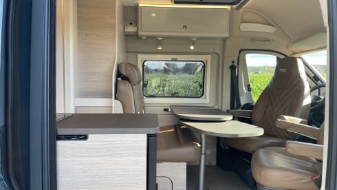 The MAD Van – Pop-up 4p Bürstner campervan uit 2023