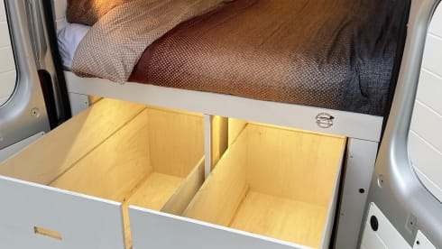 Maison Bohème – Luxe off-grid boutique camper | Citroën Jumper 2017 | Vast bed