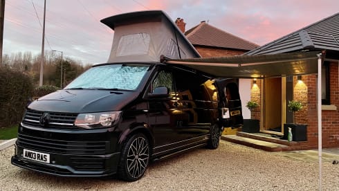 Amotra – 4 berth Volkswagen campervan from 2016