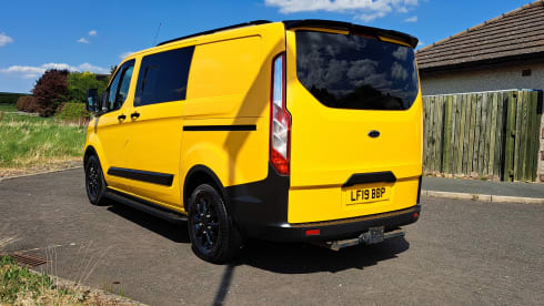 "Moira" - Your 2 Berth Dreamy Yellow Camper!  *INSURANCE INCLUDED* 