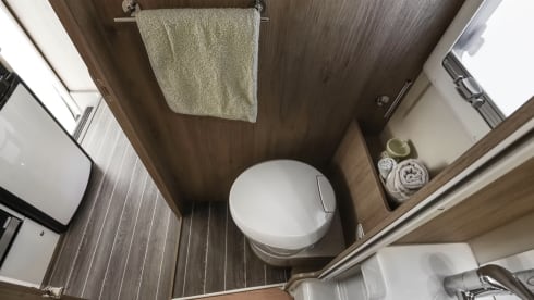 Fergus – New 2025 6 Berth off-grid Motorhome