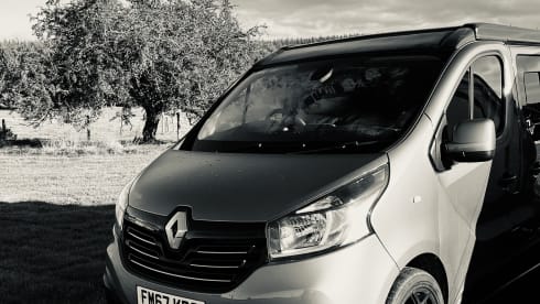 Arnie – 4 berth Renault campervan from 2018