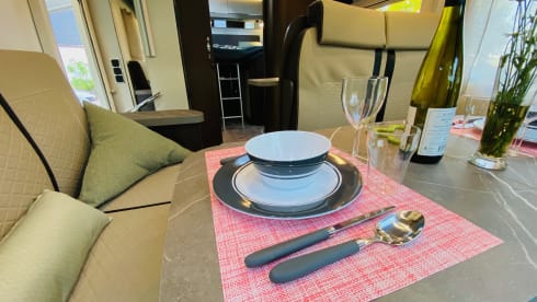 Spacious camper from 2021, ideal for a family or couple