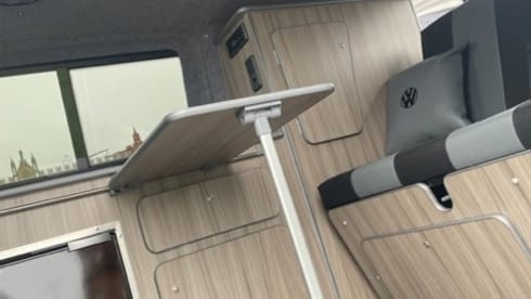 SCOTTISH EXPLORER T6 – VW POP TOP CAMPER 4 BERTH