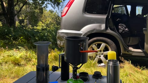 Adventurous 4x4 with roof tent (2P)