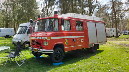 Leonardus – Leonardus - fire brigade camper Mercedes 4-p