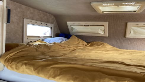 4p Peugeot alcove from 1990