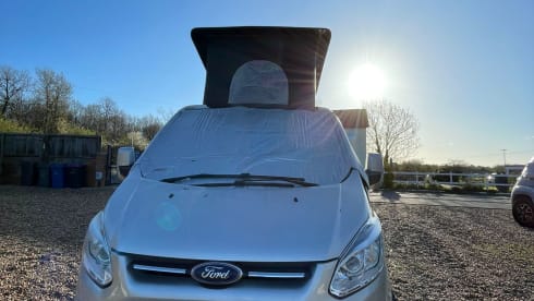 Becky – Ford Transit Custom Campervan 4 Beth 