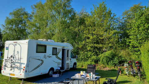 Complete 4 person family camper!