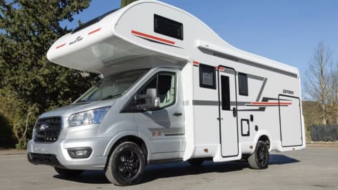 Rover – New 2026 Roller Team 4 berth off-grid ready Motorhome