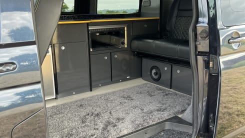 Big Boy – Volkswagen Transporter T30 - Top Spec 