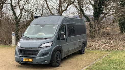 Tournie  – Very luxurious Tourne bus camper