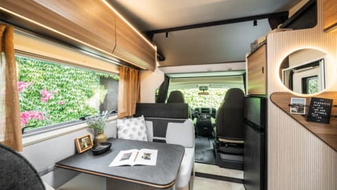 Queen I – 6p Rimor alcove from 2025