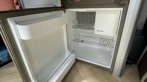 Sinne – Volkswagen T4 with pop-up roof and including SUP boards