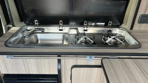 Bumble Bee – 4 berth Volkswagen campervan from 2016