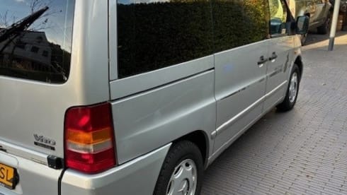 4p Mercedes-Vito campervan uit 1999