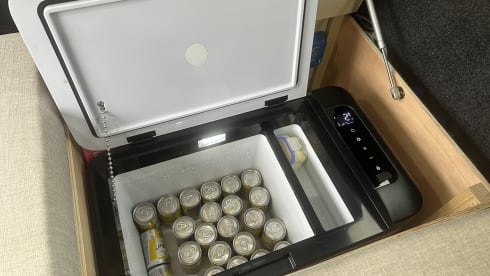 Glamper – STUNNING Glamper Van 2 Birth Camper - Vauxhall Vivaro OFF GRID