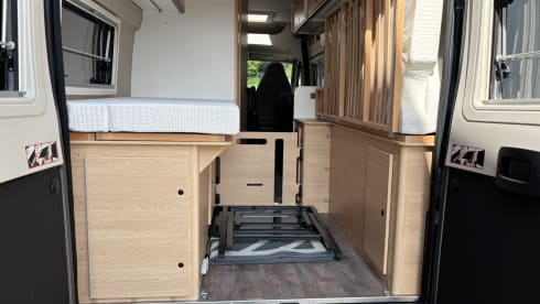 TalisIVIan – Peugeot bus 6m40 from 2025 - 2 persons