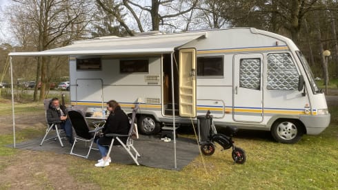 6 persoons winteruitvoering met B rijbewijs  – 6 person Eura Mobil integral from 1996