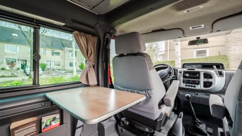 Rooie Rakker – 4p Ford bus from 2006