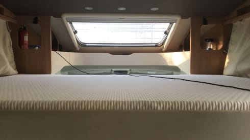 Sky wave – 4p Knaus semi-integrated from 2017
