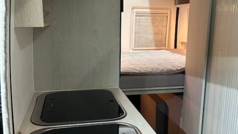 4p Peugeot bus uit 2021