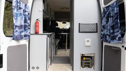 Witte Ford – 2p Ford bus uit 2009