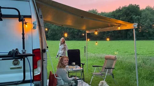 Mees – An attractive, self-sufficient and practical house on wheels!